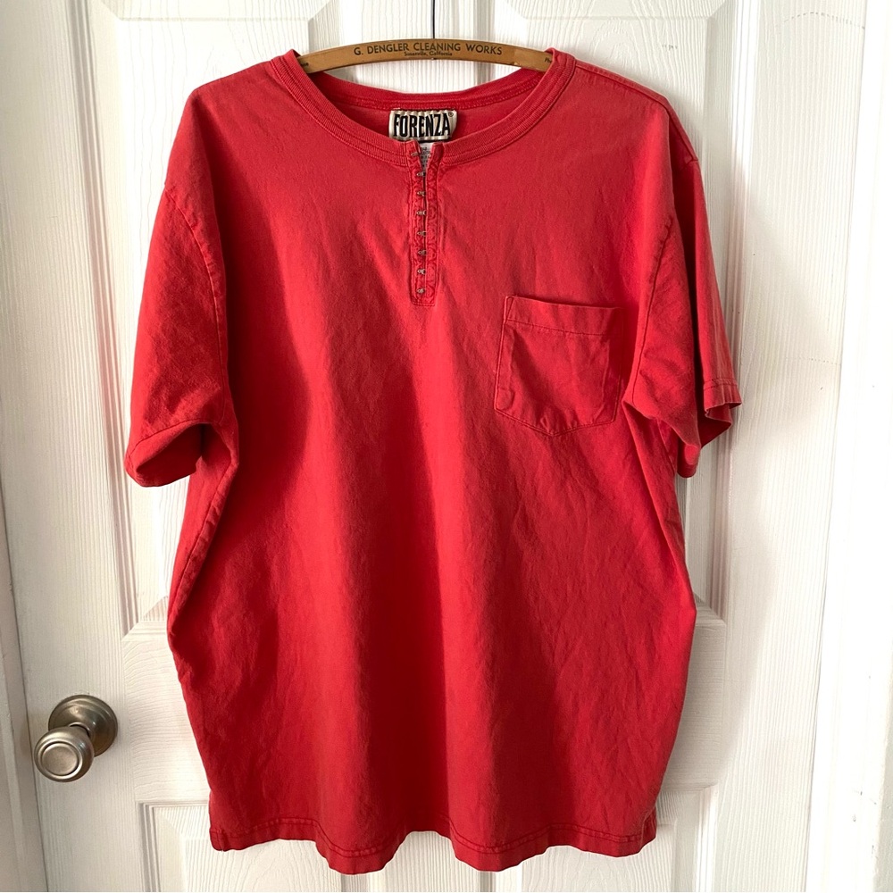 Forenza Vintage 90s Pocket T-shirt Red Hook Eye Closure  Mens L / XL 100% Cotton